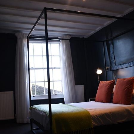 Bed and Breakfast Whitehouse Rye Exteriér fotografie The bedroom at The Old House
