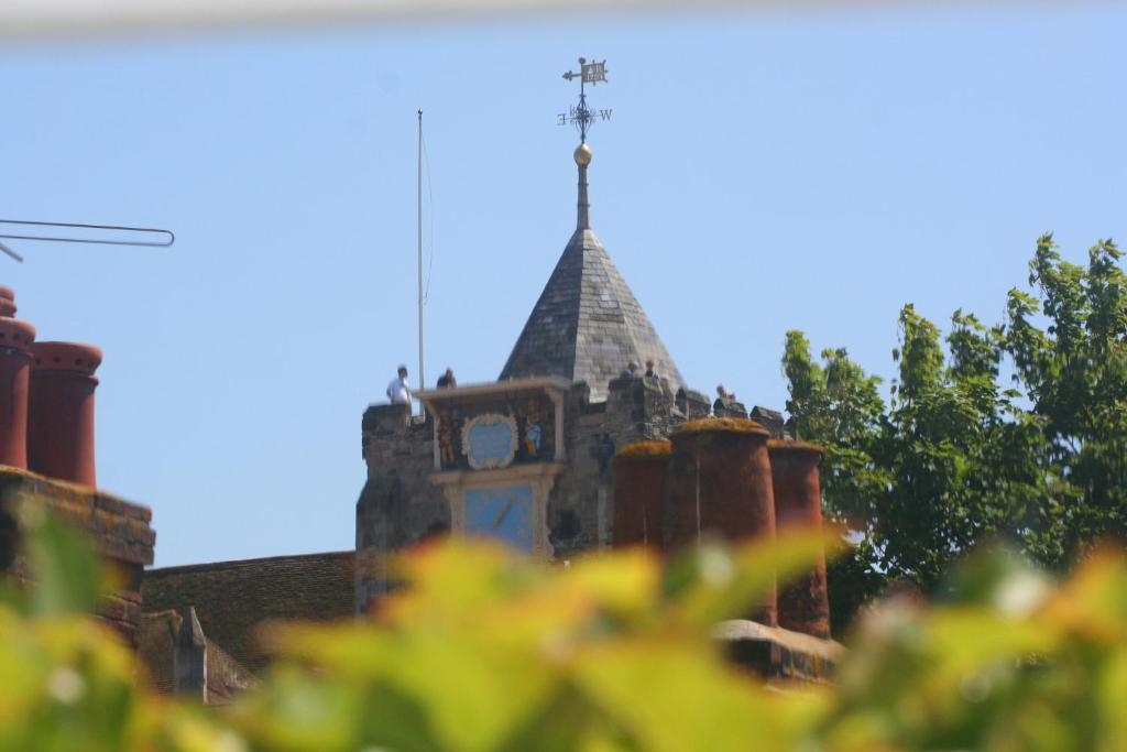 Bed and Breakfast Whitehouse Rye Exteriér fotografie The church in Saint-André-de-Lidon