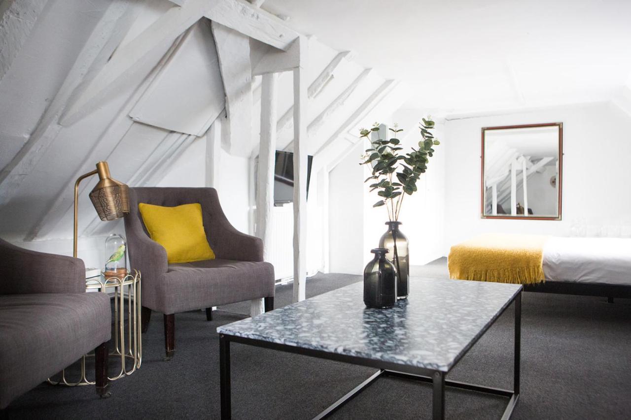 Bed and Breakfast Whitehouse Rye Exteriér fotografie The interior of a room at the hotel
